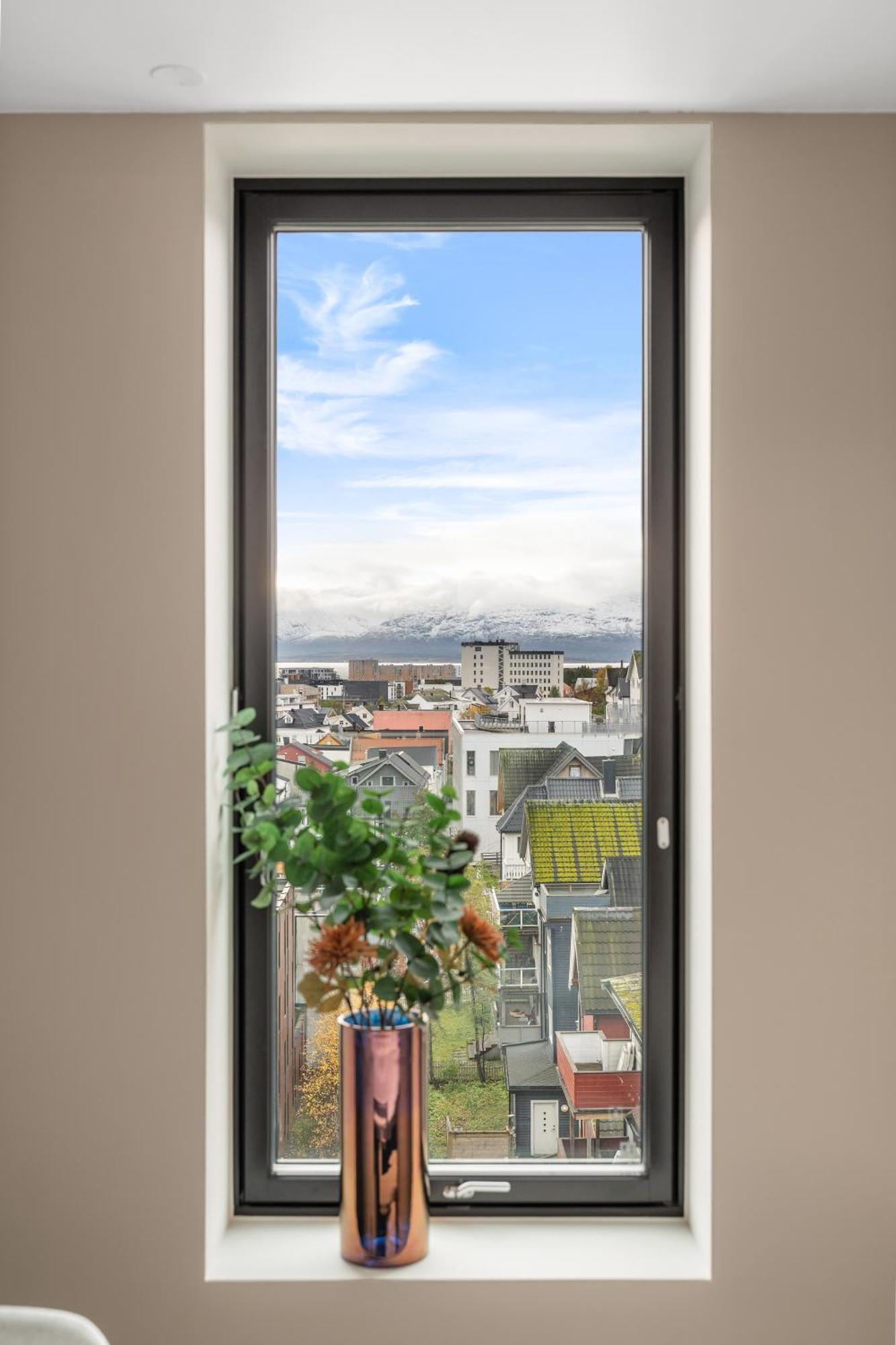 Luxury Apartment Downtown Tromso With 2 Bedrooms And 2 Bathrooms And Parking Tromsø Exterior foto